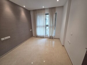 Room in 2 BHK Apartment at Hiranandani Highland, Powai – for Rent