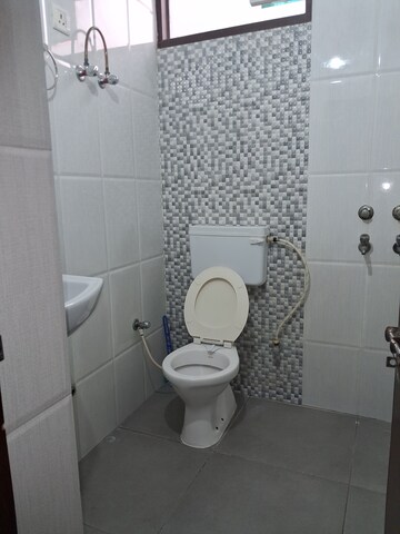 Bathroom in 2.5 BHK Builder Floor at Sector 28 – for Rent