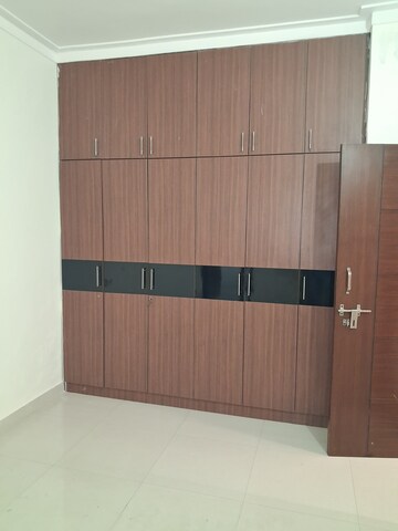 Room in 2.5 BHK Builder Floor at Sector 28 – for Rent