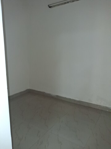 Room in 2.5 BHK Builder Floor at Sector 28 – for Rent