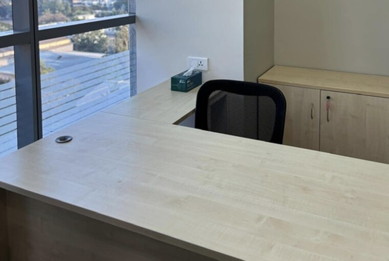 Team Area, center-point Commercial Office Space 900 Sq.Ft. In Andheri East Mumbai 9479648