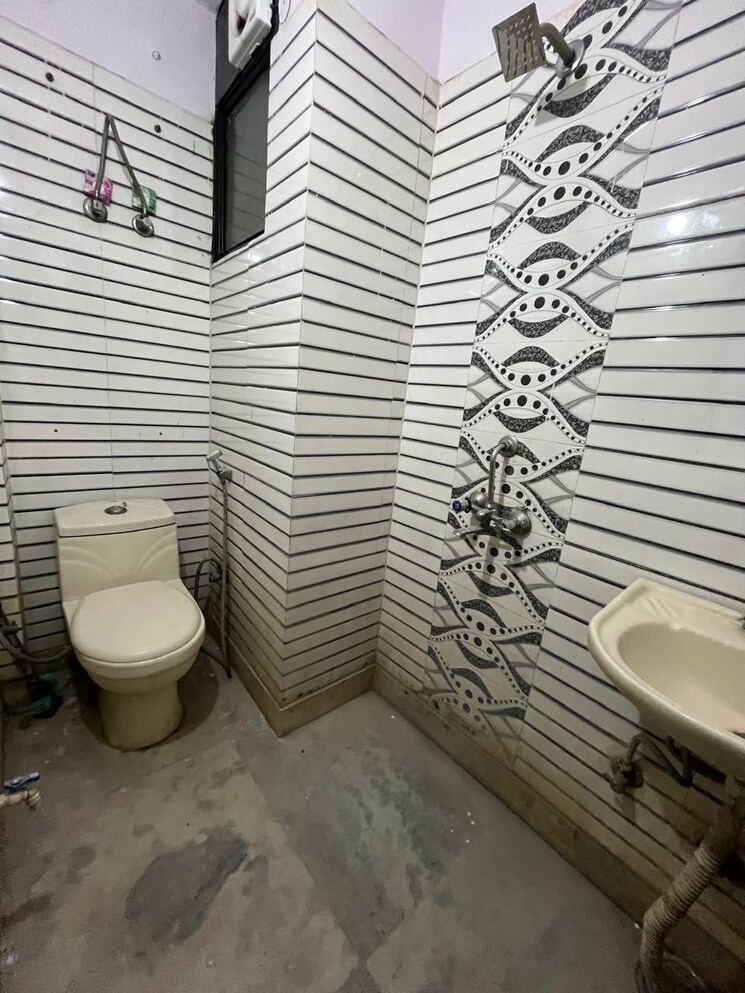 Bathroom, saket 2 Bedroom 800 Sq.Ft. Builder Floor In Saket Delhi 9479666