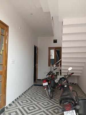 Staircase in 3 BHK Independent House at Gomti Nagar – for Rent