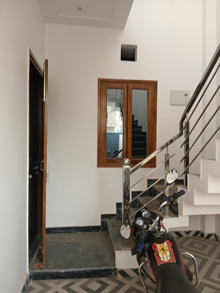 undefined, gomti nagar 3 Bedroom 1550 Sq.Ft. Independent House In Gomti Nagar Lucknow 9479672