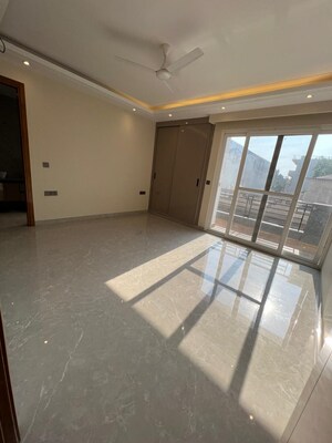 Kitchen in 4 BHK Apartment at Omaxe The Forest Spa, Sector 43 – for Rent