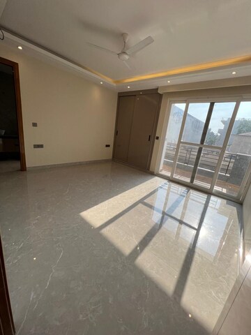 Kitchen in 4 BHK Apartment at Omaxe The Forest Spa, Sector 43 – for Rent