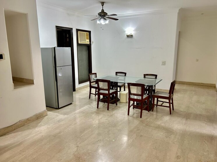 Room, gulmohar park 4 Bedroom 425 Sq.Yd. Builder Floor In Gulmohar Park Delhi 9479710