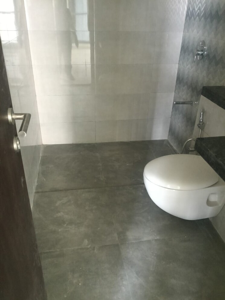 Bathroom, kalpataru-elitus 2 Bedroom 785 Sq.Ft. Apartment In Mulund West Mumbai 9479721