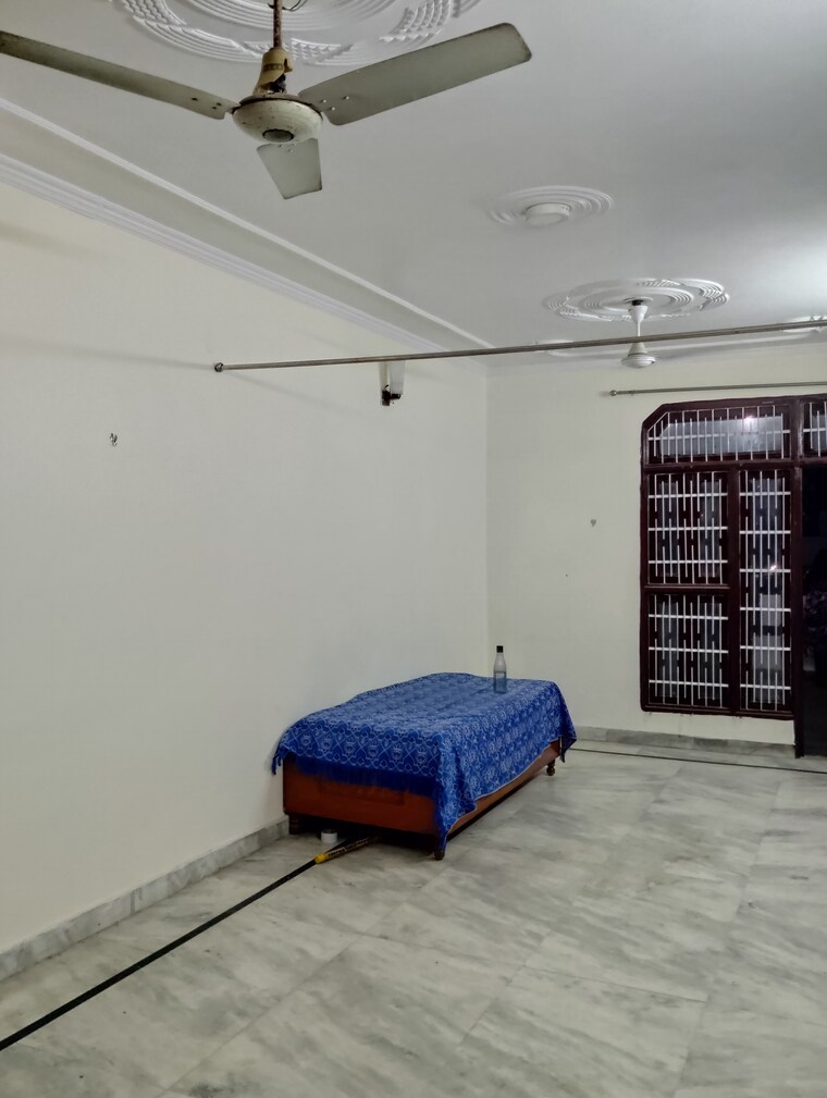 Dining area, sector 19 1.5 Bedroom 700 Sq.Ft. Builder Floor In Sector 19 Faridabad 9479752