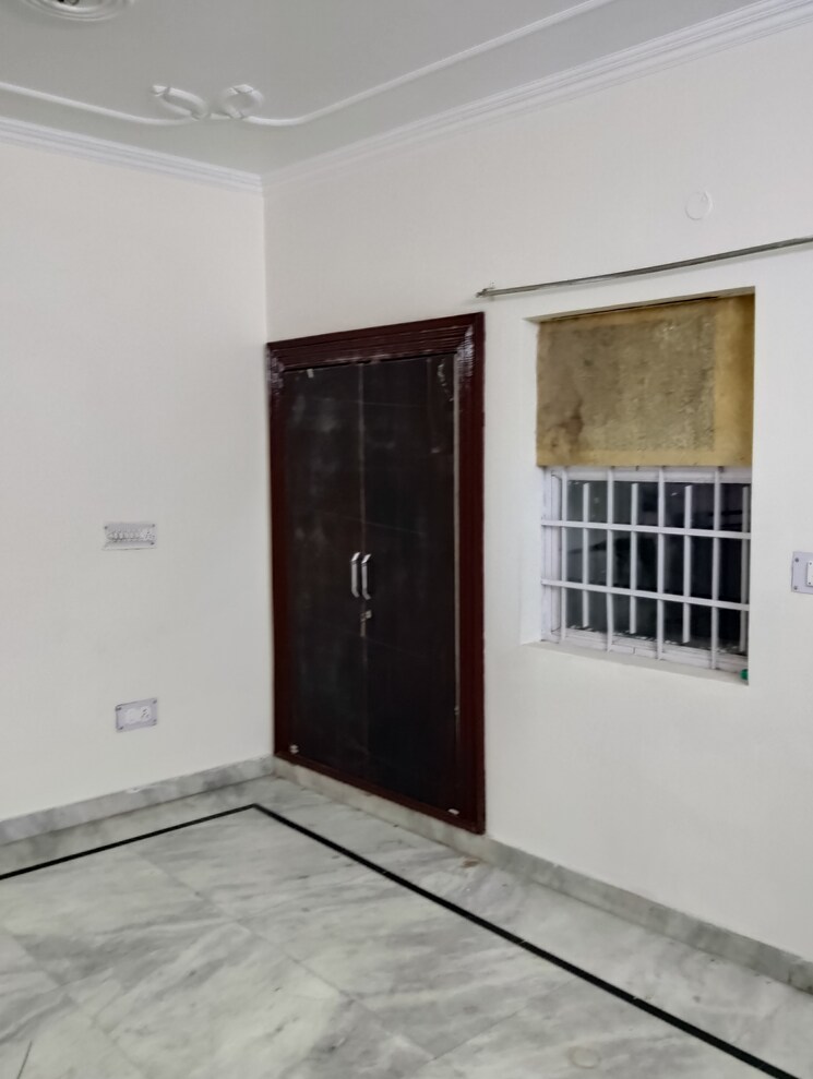 Bedroom, sector 19 1.5 Bedroom 700 Sq.Ft. Builder Floor In Sector 19 Faridabad 9479752