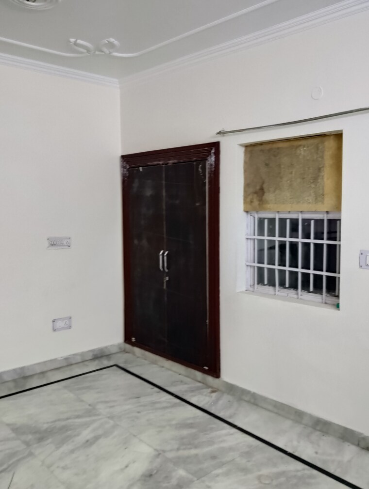 Bedroom, sector 19 1.5 Bedroom 700 Sq.Ft. Builder Floor In Sector 19 Faridabad 9479752
