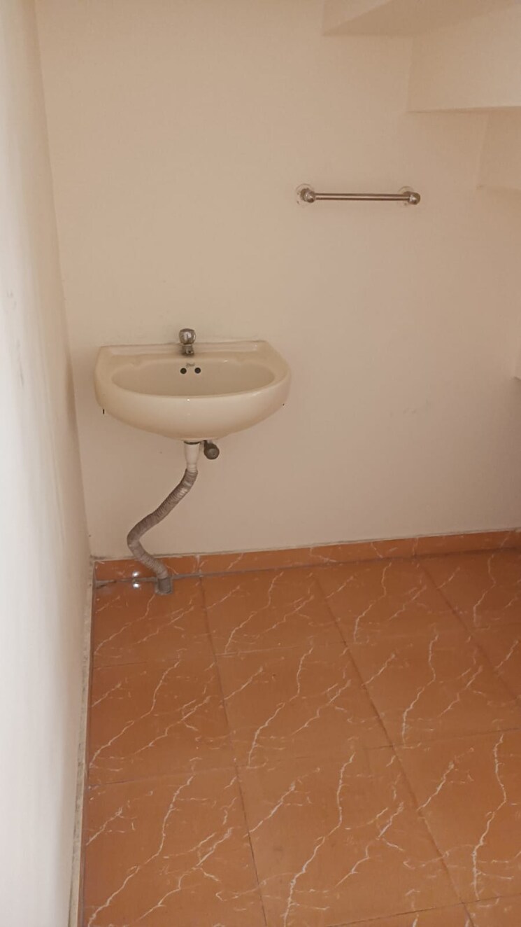 Bathroom, yash-ravi-park 2 Bedroom 1250 Sq.Ft. Villa In Hadapsar Pune 9479731