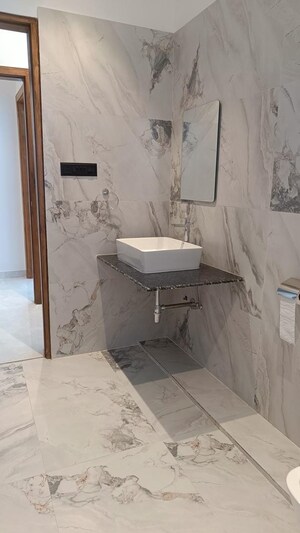 Bathroom in 4 BHK Apartment at MJ 81 Aureate, Bandra West – for Sale