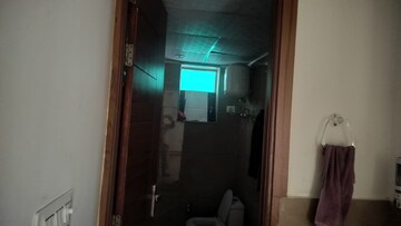 Bathroom in 3 BHK Builder Floor at Parklands, Sector 85 – for Rent