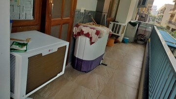 Bathroom in 3 BHK Builder Floor at Parklands, Sector 85 – for Rent