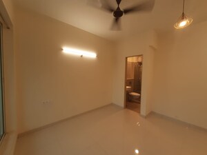 Room in 2 BHK Apartment at L And T Seawoods Residences, Seawoods – for Rent