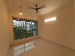 Room in 2 BHK Apartment at L And T Seawoods Residences, Seawoods – for Rent