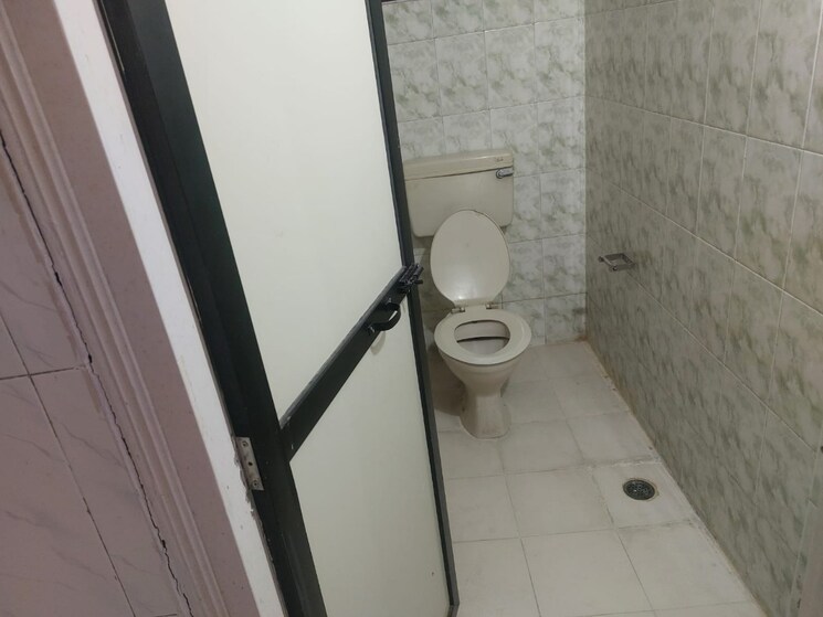 Bathroom, sector 15 kopar khairane 2 Bedroom 950 Sq.Ft. Apartment In Sector 15 Kopar Khairane Navi Mumbai 9479794