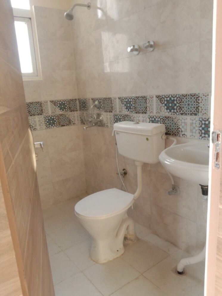 Bathroom, signature-global-prime 2 Bedroom 834 Sq.Ft. Apartment In Sector 63a Gurgaon 9479811