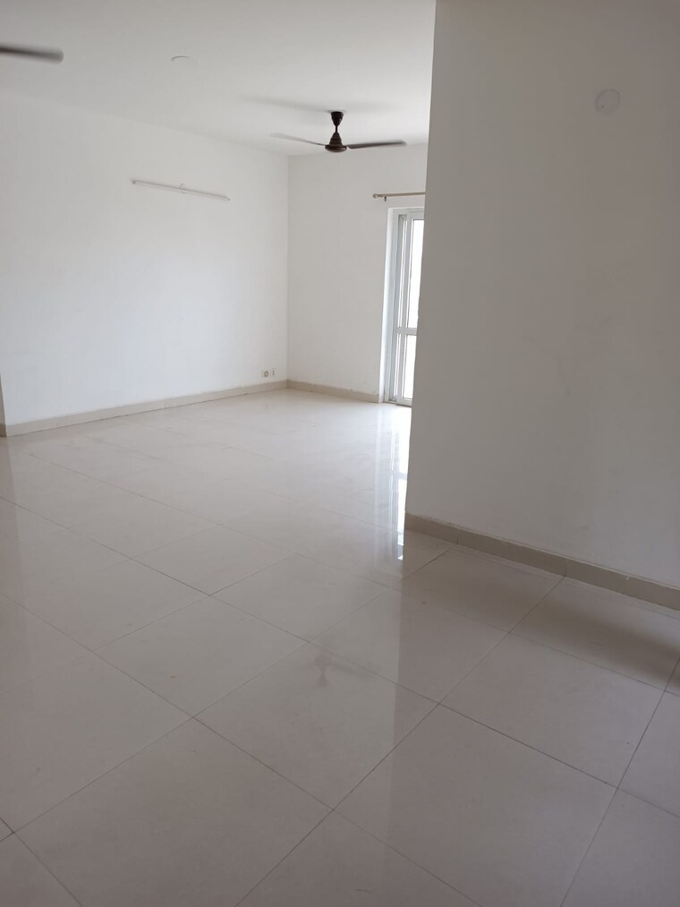 Room, puri-vip-floors 3 Bedroom 2700 Sq.Ft. Apartment In Sector 81 Faridabad 9479798