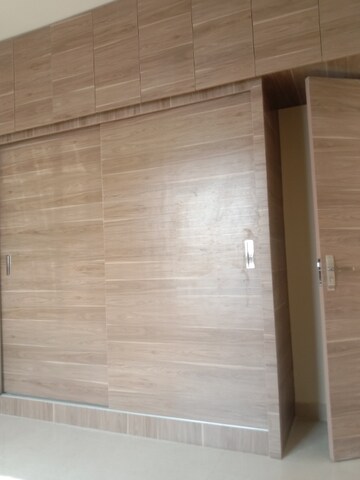 Room in 2 BHK Apartment at Signature Global Prime, Sector 63a – for Rent