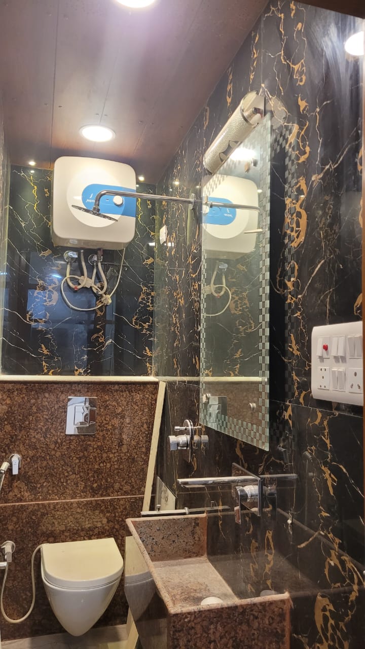 2 BHK + Extra Room Apartment For Rent in Trump Tower