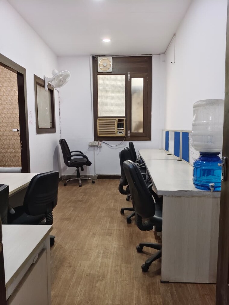 Team Area, sector 63 Commercial Office Space 270 Sq.Ft. In Sector 63 Noida 9479796