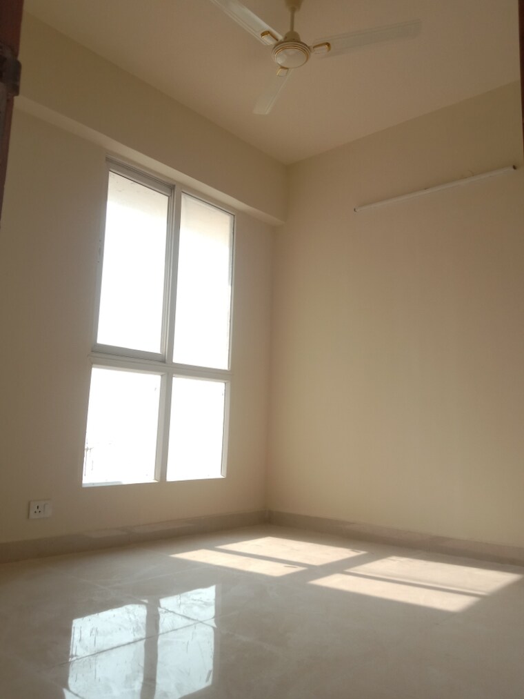 Room, signature-global-prime 2 Bedroom 834 Sq.Ft. Apartment In Sector 63a Gurgaon 9479811