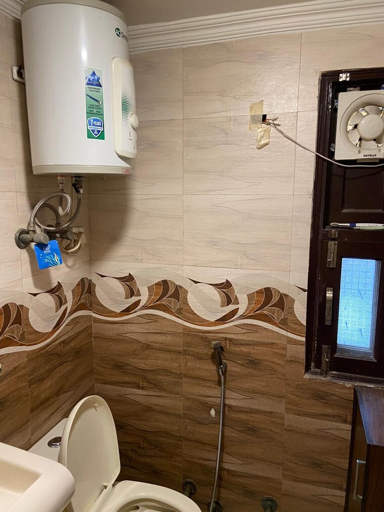 Bathroom, karor-apartments 3 Bedroom 1600 Sq.Ft. Apartment In Sector 6 Dwarka Delhi 9479812
