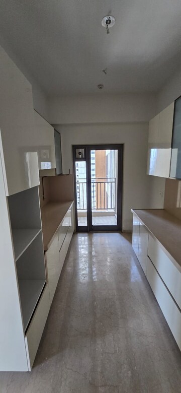 Building Lobby in 3 BHK Apartment at Piramal Mahalaxmi, Mahalaxmi – for Rent