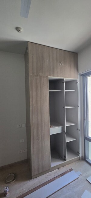 Furnished Amenities in 3 BHK Apartment at Piramal Mahalaxmi, Mahalaxmi – for Rent