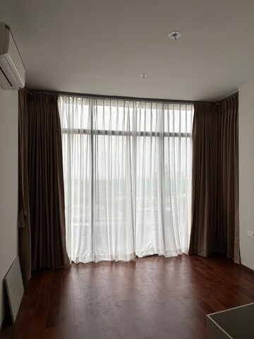 Room in 3 BHK Apartment at Piramal Mahalaxmi, Mahalaxmi – for Rent