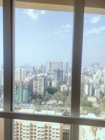 Swimming Pool in 3 BHK Apartment at Kalpataru Radiance, Goregaon West – for Rent