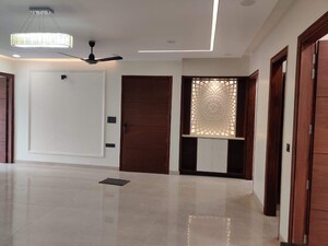 Room in 4 BHK Apartment at Puri Vip Floors, Sector 81 – for Sale