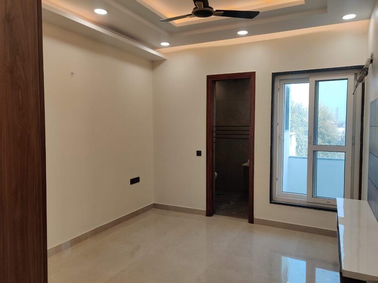 Room, puri-vip-floors 4 Bedroom 4500 Sq.Ft. Apartment In Sector 81 Faridabad 9479874