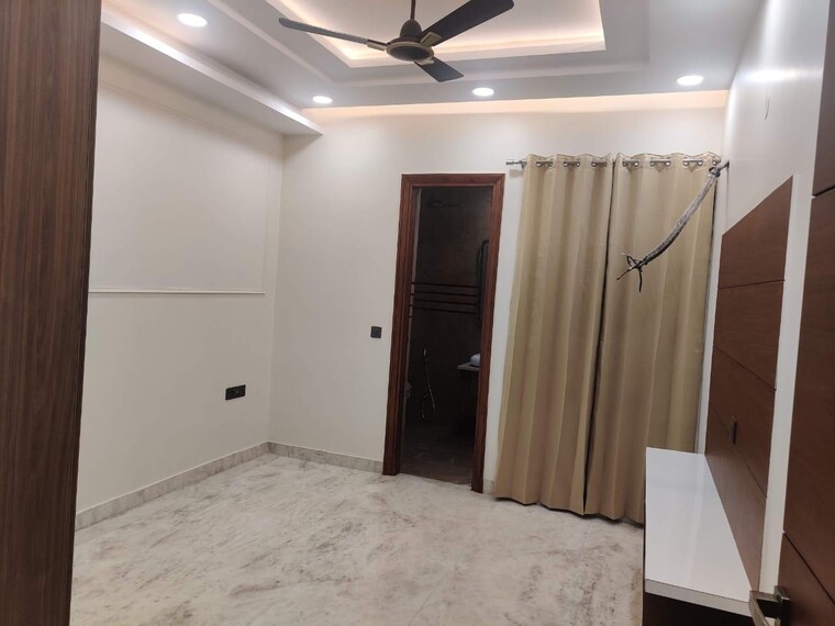 Room, puri-vip-floors 4 Bedroom 4500 Sq.Ft. Apartment In Sector 81 Faridabad 9479874
