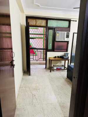 Room in 1 BHK Builder Floor at Mehrauli – for Rent