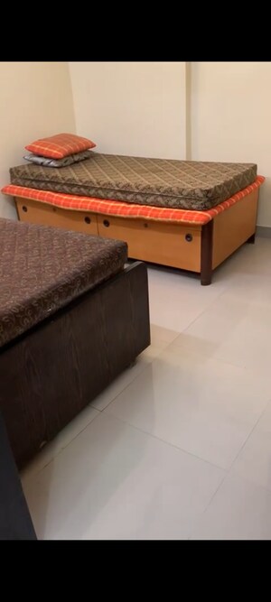 Bedroom in 2 BHK Apartment at Vakola – for Rent