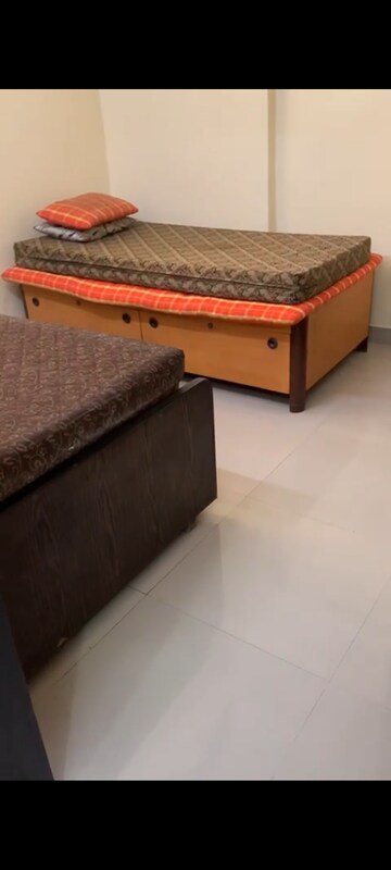 Bedroom in 2 BHK Apartment at Vakola – for Rent