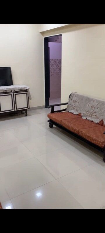 Bedroom in 2 BHK Apartment at Vakola – for Rent