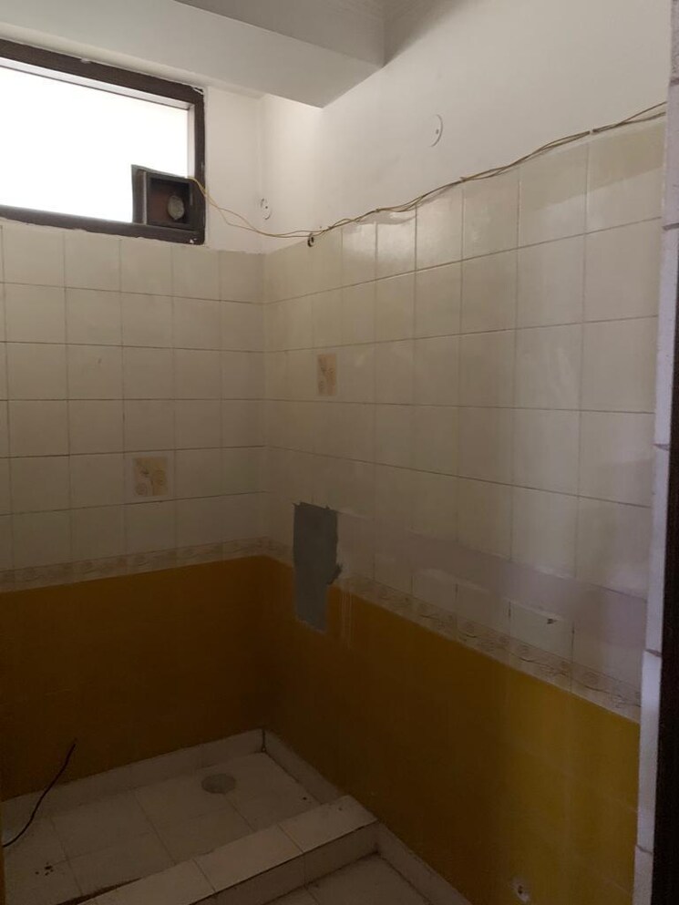 Bathroom, rwa-apartments-sector-51 2 Bedroom 200 Sq.Mt. Independent House In Sector 51 Noida 9479889