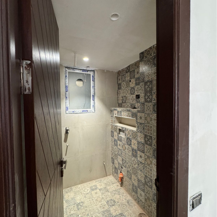 Bathroom, chattarpur 3 Bedroom 1020 Sq.Yd. Builder Floor In Chattarpur Delhi 9479909