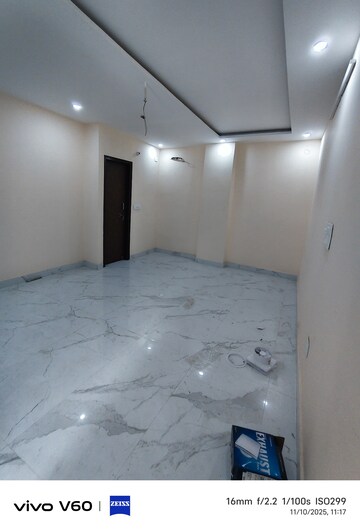 2 BHK Independent House For Rent in RWA Apartments, Sector 31