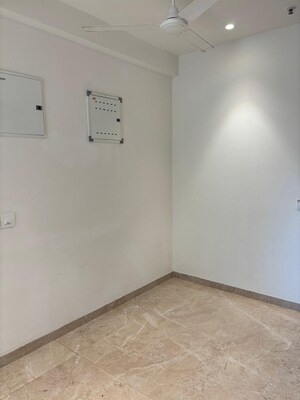 Room in 1 BHK Apartment at Hiranandani Regent Hill, Powai – for Sale