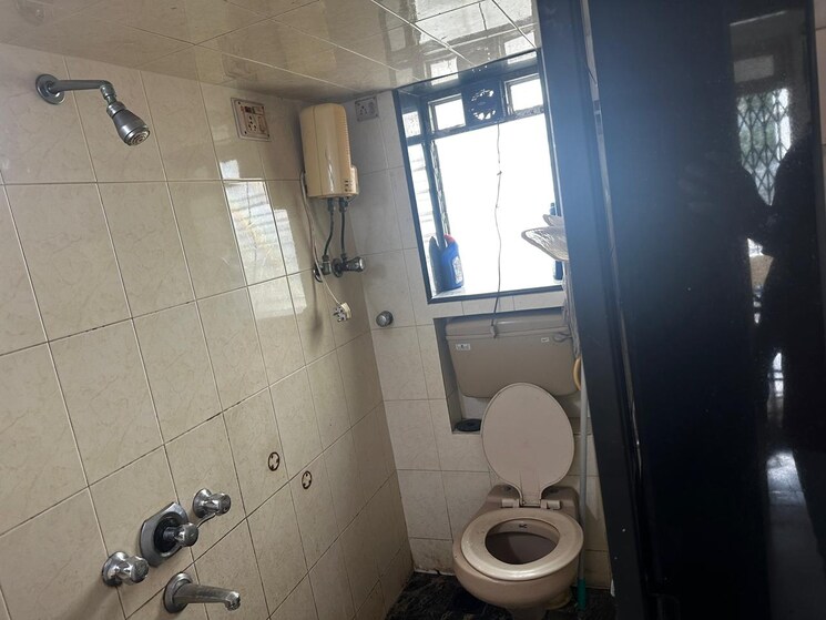 Bathroom, vitthal-krupa-building 1 Bedroom 400 Sq.Ft. Apartment In Vakola Mumbai 9479952