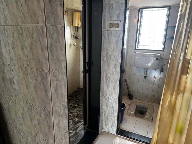 Bathroom, vitthal-krupa-building 1 Bedroom 400 Sq.Ft. Apartment In Vakola Mumbai 9479952