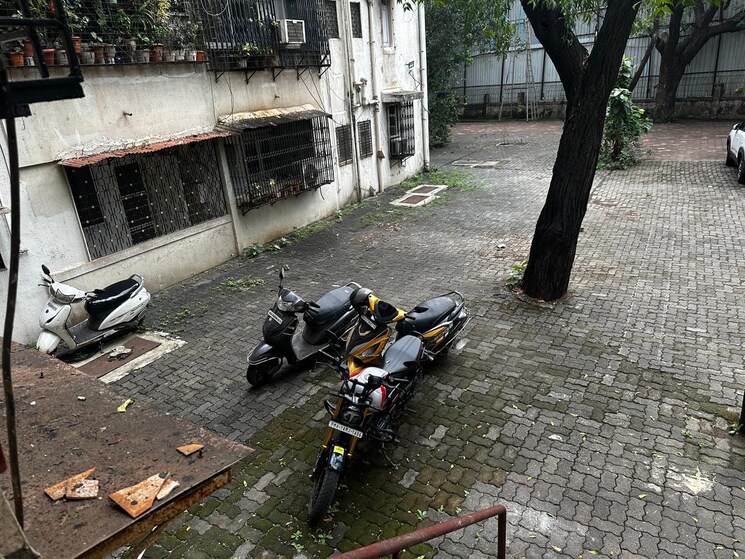  Parking, vitthal-krupa-building 1 Bedroom 400 Sq.Ft. Apartment In Vakola Mumbai 9479952