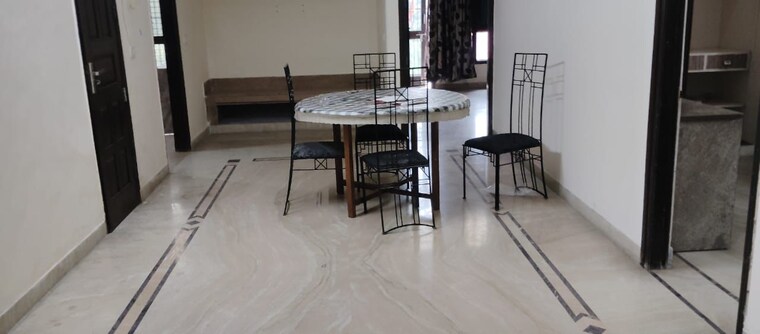 undefined, hauz khas 3 Bedroom 190 Sq.Yd. Builder Floor In Hauz Khas Delhi 9479950