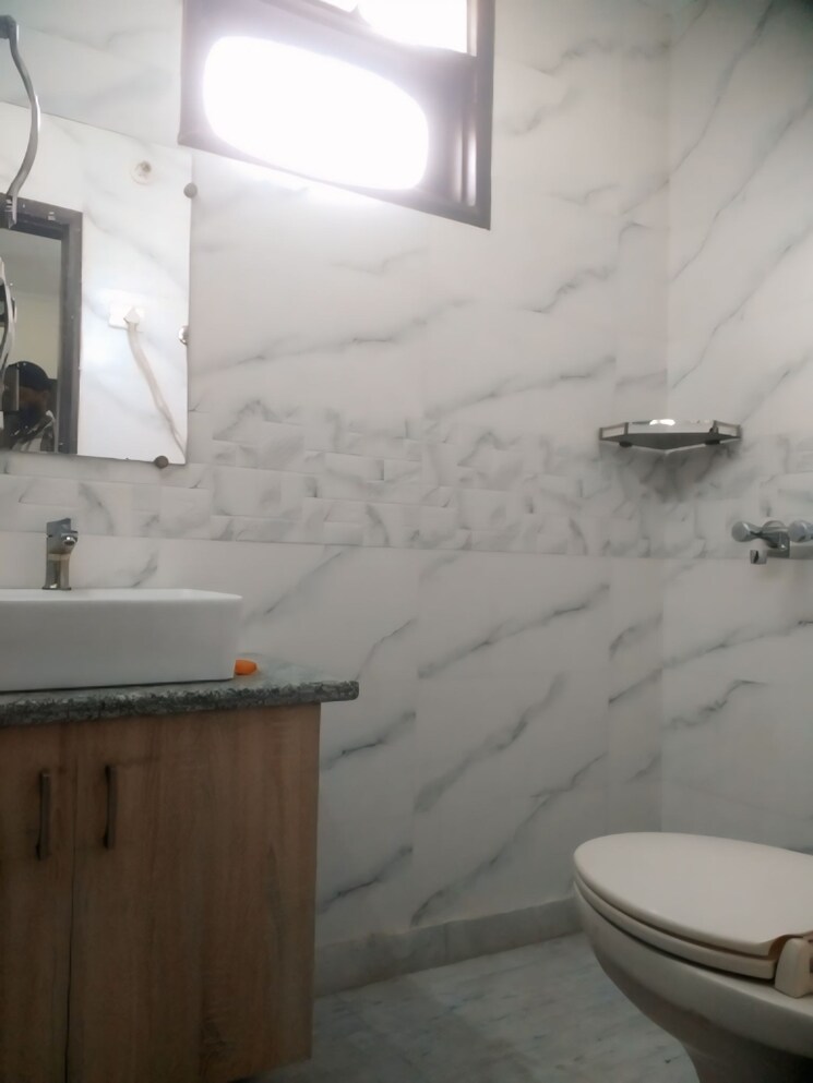 Bathroom, new rajinder nagar 2 Bedroom 1210 Sq.Ft. Builder Floor In New Rajinder Nagar Delhi 9479992