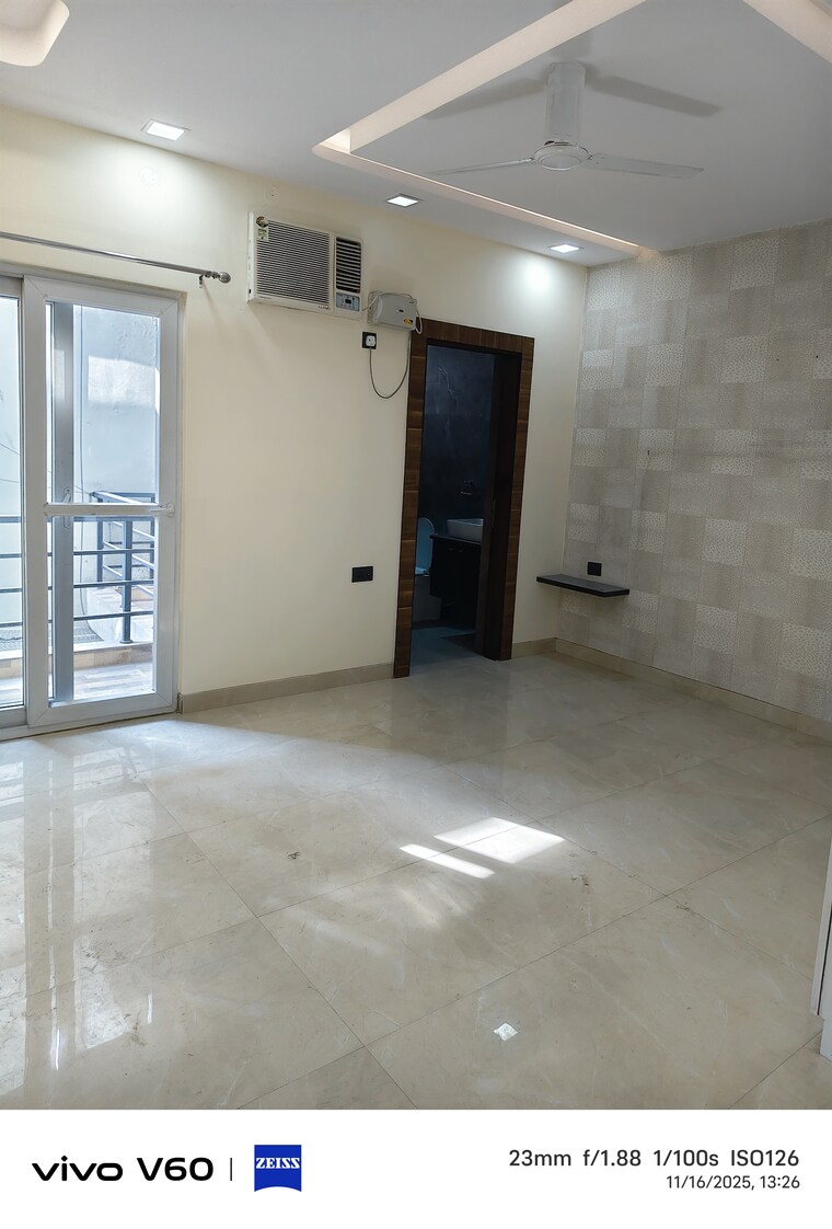 Room, sector 36 2.5 Bedroom 1500 Sq.Ft. Independent House In Sector 36 Noida 9479954